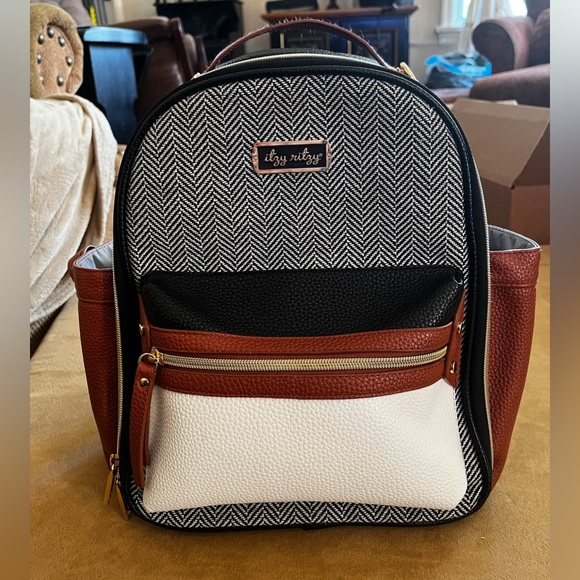 Itzy Ritzy Handbags - Itzy Ritzy Mini Diaper Bag Coffee & Cream